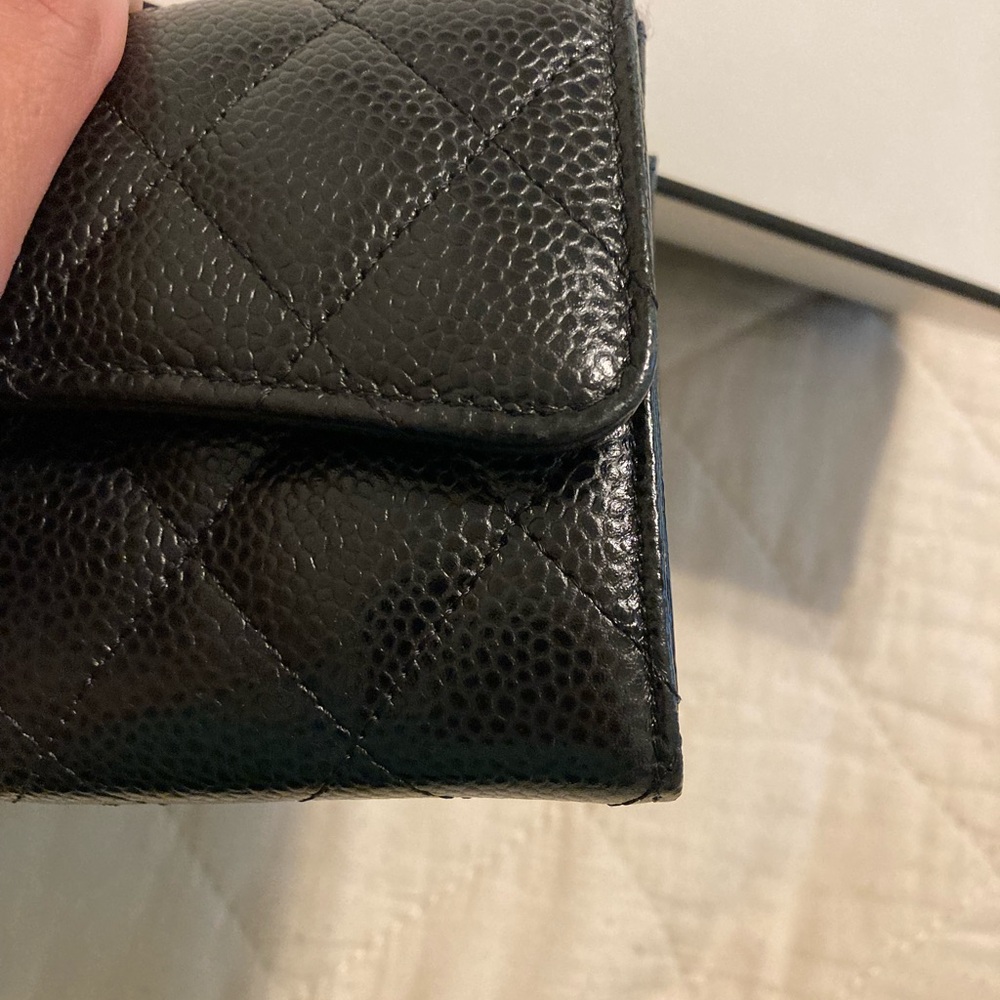 CHANEL CLASSIC BLACK CAVIAR FLAP WALLET - Picture 5 of 7